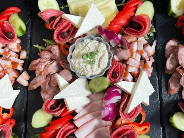 Platou aperitiv taranesc