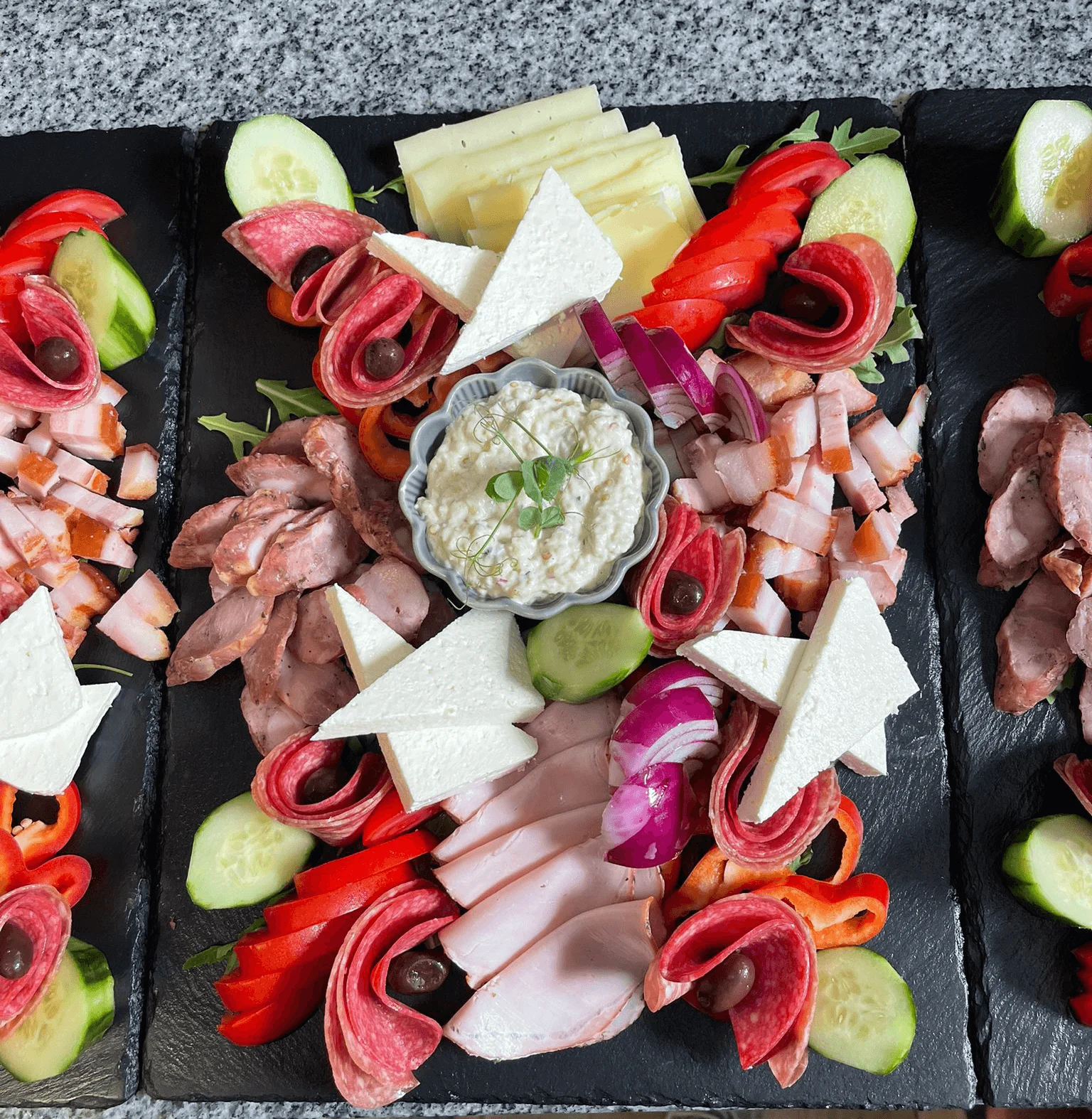 Platou aperitiv taranesc